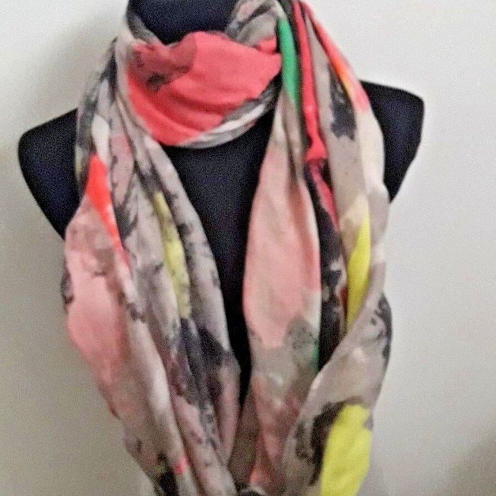 Women's Beautiful Infinity Floral Print Scarf RIKKA